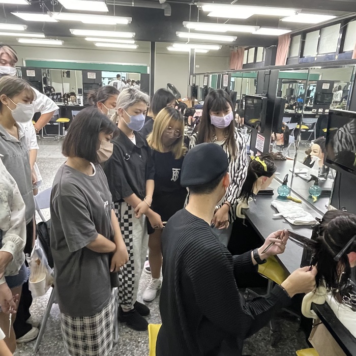 低層次髮型兩種裁剪方式說明