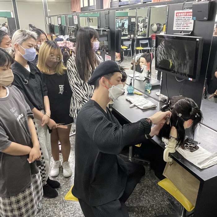 低層次髮型兩種裁剪方式說明