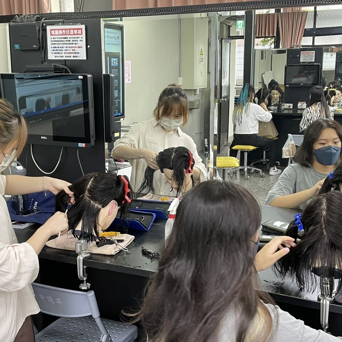 同學實作與指導