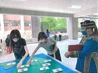 學生進行小遊戲